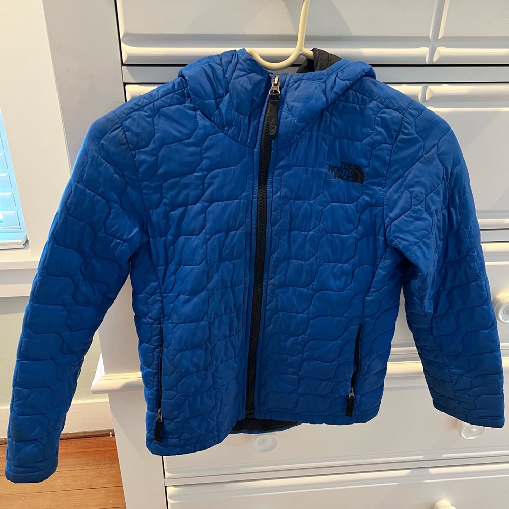 Boys Northface Thermoball Jacket size Small 7/8